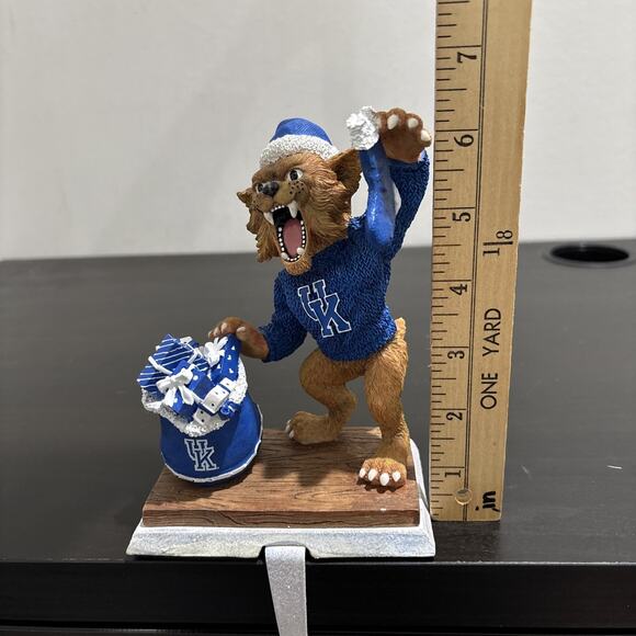 Kentucky Wildcats “Mascot With Stocking” Stocking Hanger College Treasures RARE - Picture 8 of 10
